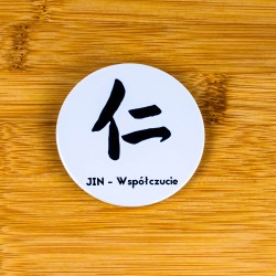 Przypinka Cnoty Samuraja Bushido Kanji JIN Współczucie 58 mm Japonia