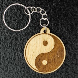 Brelok breloczek do kluczy Yin Yang 3,7x4,1 cm drewniany
