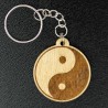 Brelok breloczek do kluczy Yin Yang 3,7x4,1 cm drewniany