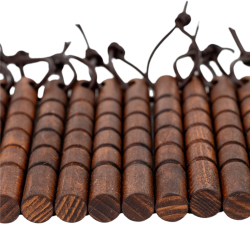 Brelok breloczek do kluczy Yawara Kubotan Prosty drewniany Orzech na rzemieniu