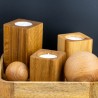 Ozdobny Zestaw 3 Świeczników oraz 2 Kul na podstawce z naturalnego drewna